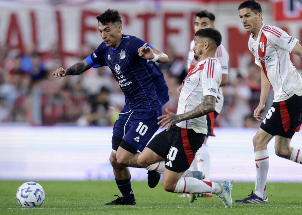 Victoria de Talleres ante River