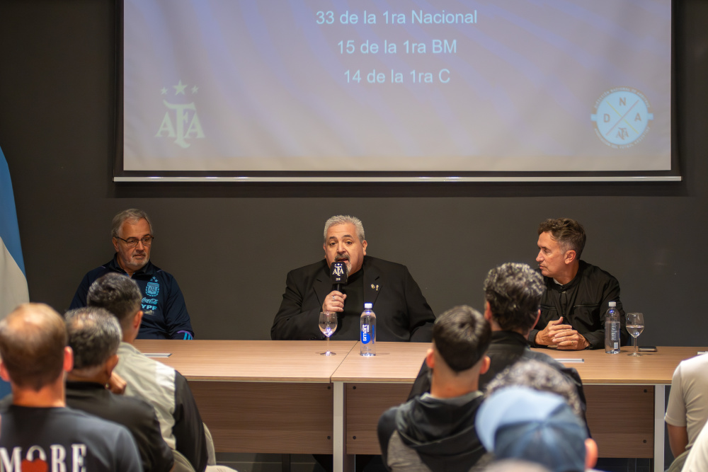 Reuniones arbitrales con los clubes de Primera B y Primera C