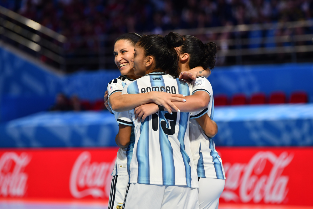 Argentina venció 5-1 a Filipinas y cerró la fase de grupos con puntaje ideal