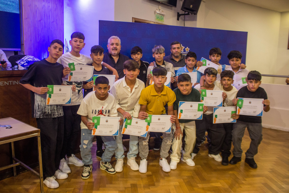 Entrega de copas y distinciones en el Fútbol Infantil