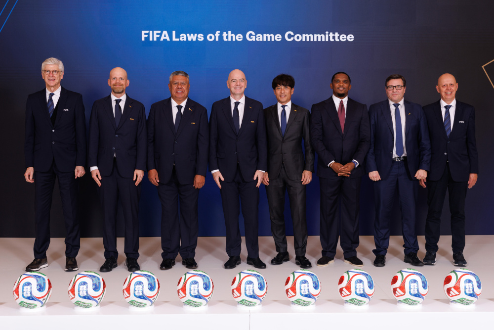 El Presidente Claudio Tapia, presente en Doha en el Consejo de la FIFA