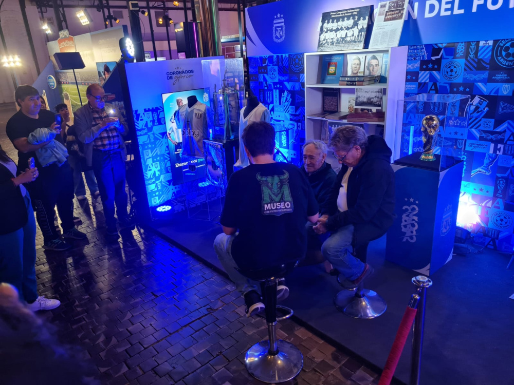 Nueva Chicago revivió una historia imborrable en la Feria del Libro