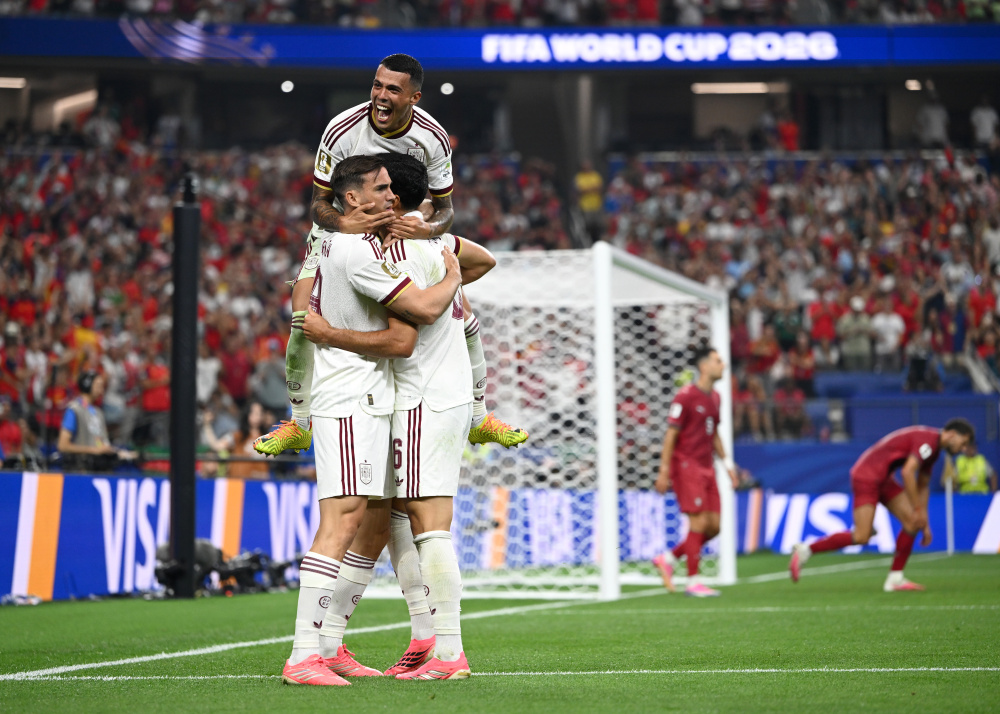 España golpeó sobre el final, eliminó a Portugal y se metió en los cuartos de final