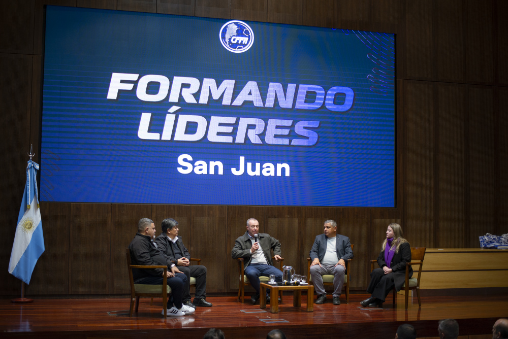 Jornada de “Formando Líderes” en San Juan
