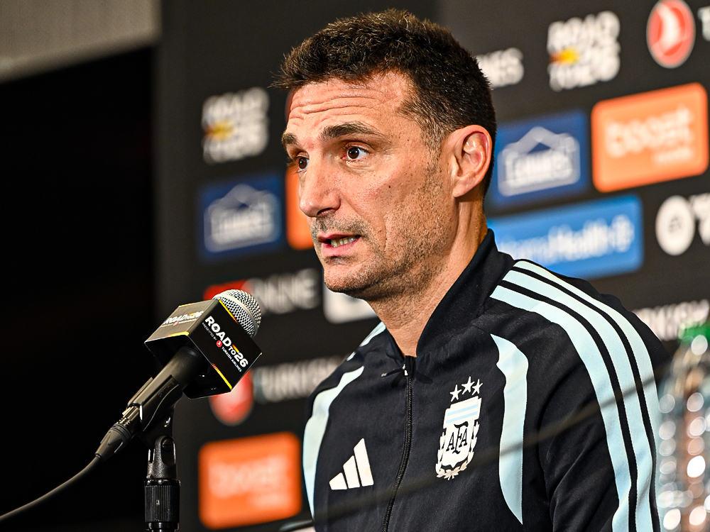 Lionel Scaloni: "La prueba de hoy me dejó satisfecho y me despejó muchas dudas"