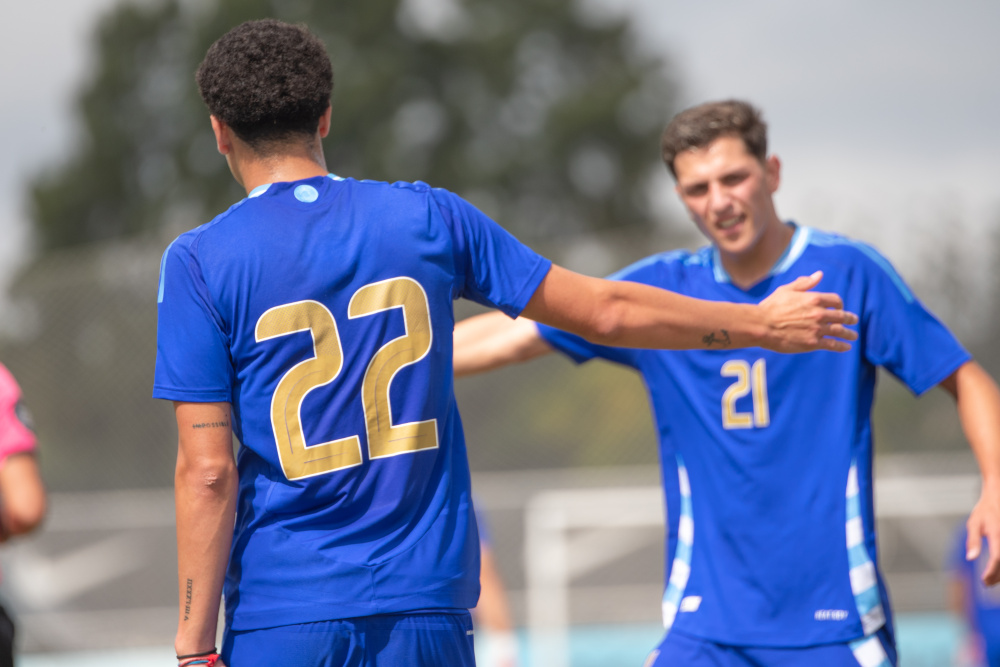 Argentina superó 2 - 1 a Uruguay en el cierre de la gira en el país vecino