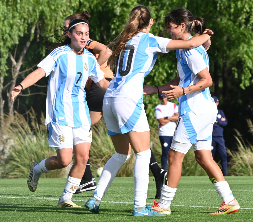 Argentina superó 3–2 a Paraguay en el cierre del triangular disputado en el Predio de Ezeiza
