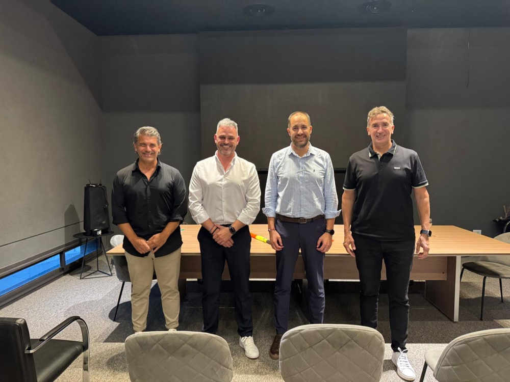 El presidente del colegio de árbitros de RFEF se reunió hoy en Ezeiza con Federico Beligoy, Director Nacional de Arbitraje