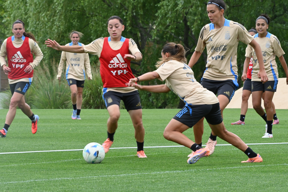 La Selección Femenina continúa con su preparación para el partido ante Bolivia