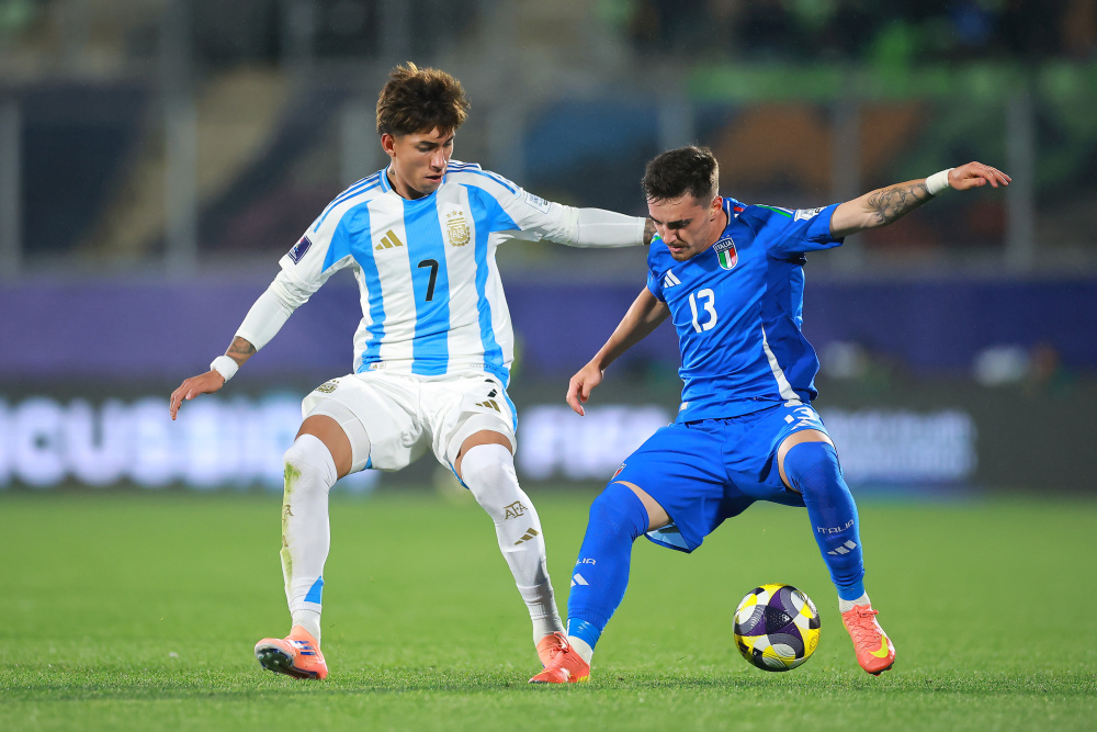 Argentina venció 1-0 a Italia y clasificó primera en su zona