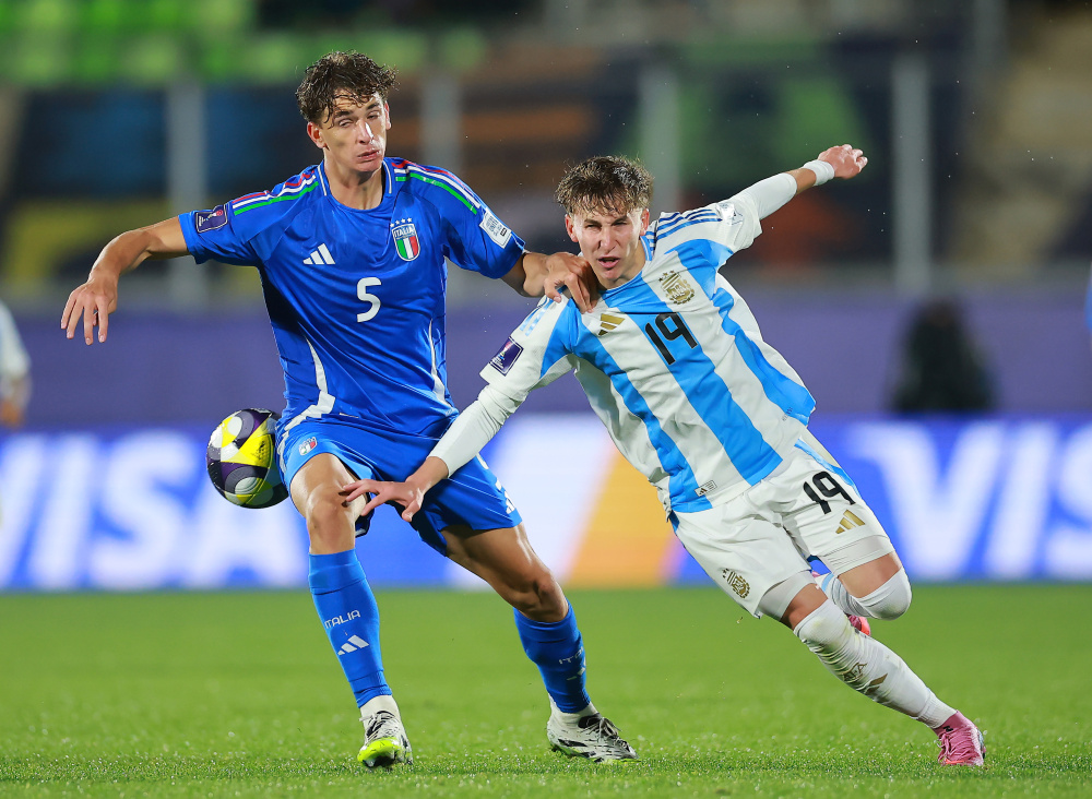 Argentina venció 1-0 a Italia y clasificó primera en su zona