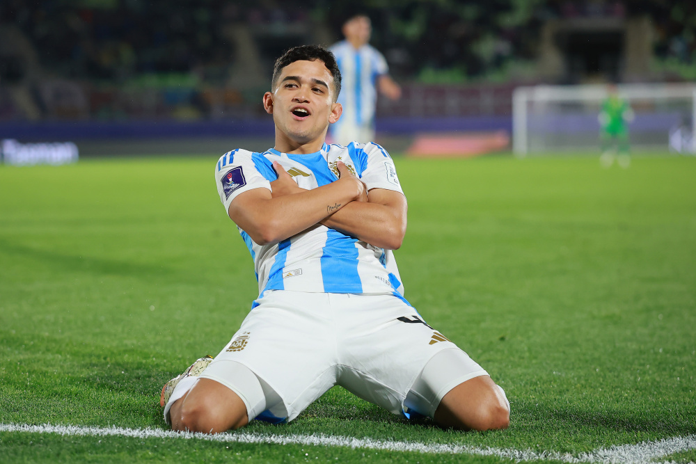 Argentina venció 1-0 a Italia y clasificó primera en su zona