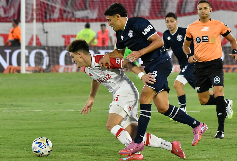 Juegan Huracán e Independiente Rivadavia