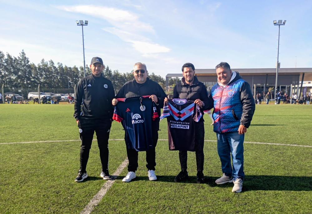 Juveniles: amistoso entre Leones F.C y Yupanqui