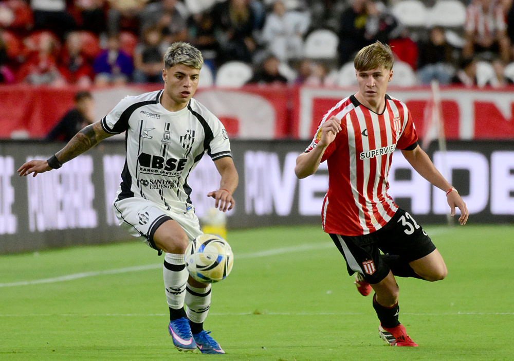 Estudiantes y Central Córdoba juegan en La Plata
