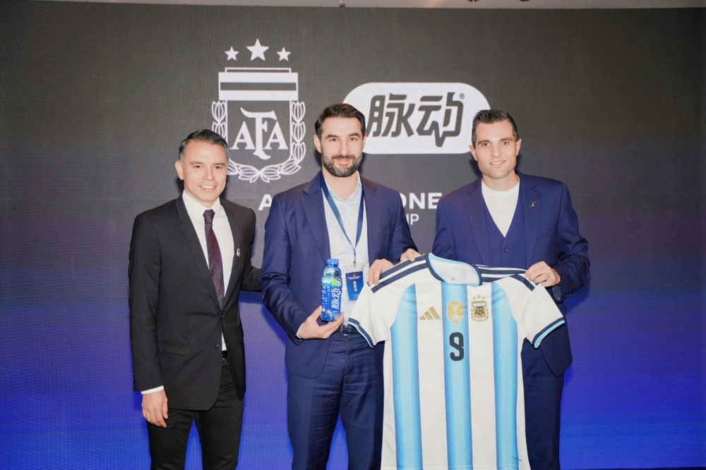 Presentación de DANONE como sponsor regional