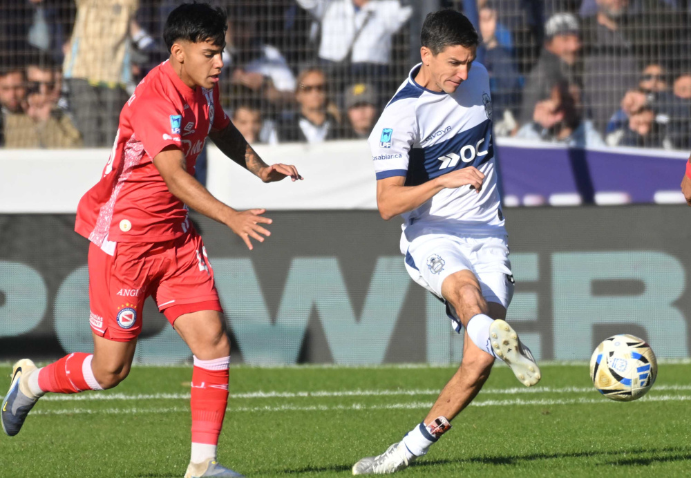 Fútbol en La Plata: Gimnasia ante Argentinos