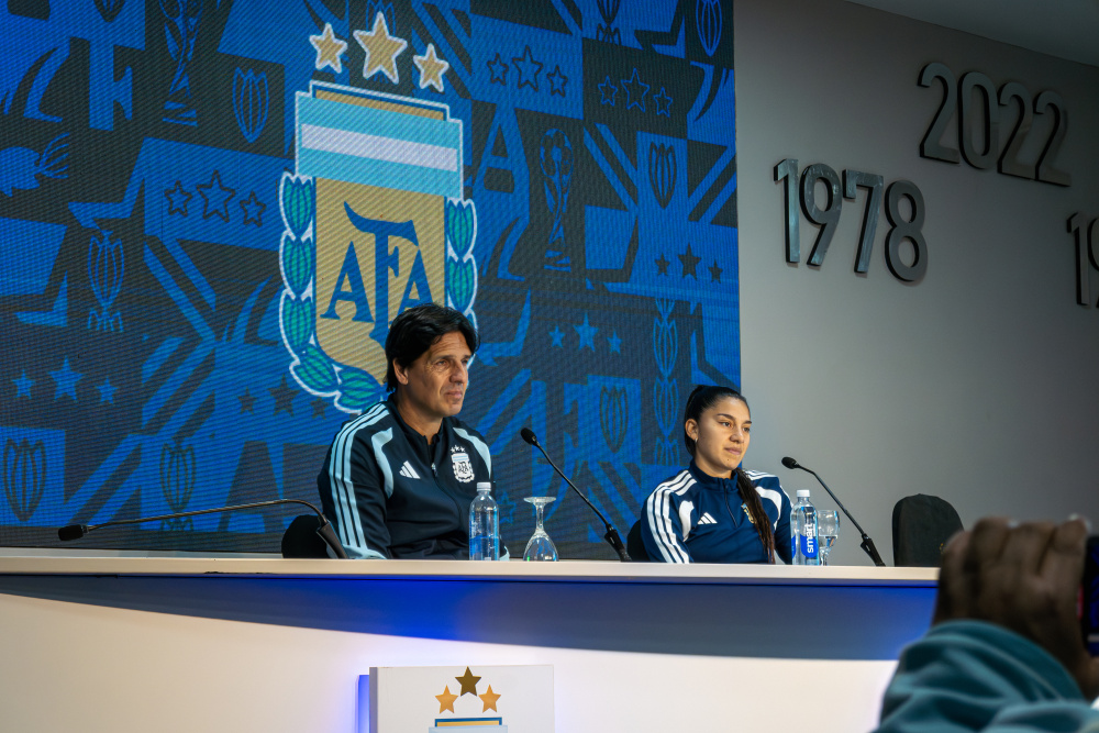 Selección Femenina: conferencia de prensa de Germán Portanova y Daiana Falfán