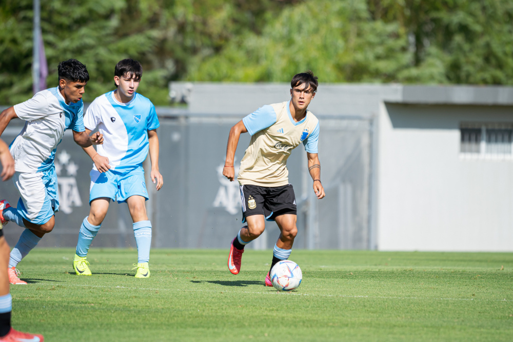 Sub 17 del Ascenso: ensayo de fútbol ante Defensores Unidos