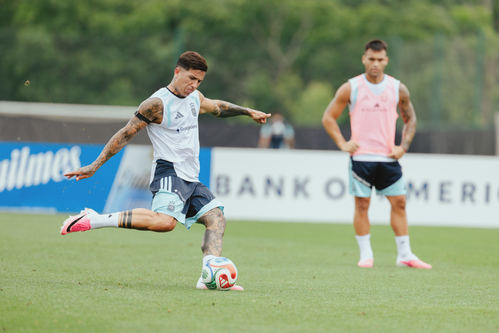Último entrenamiento en Kansas y viaje hacia Dallas