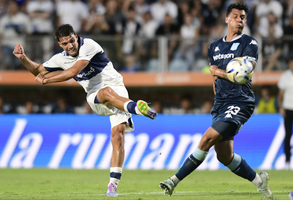 Gimnasia derrotó 2-1 a Racing en La Plata