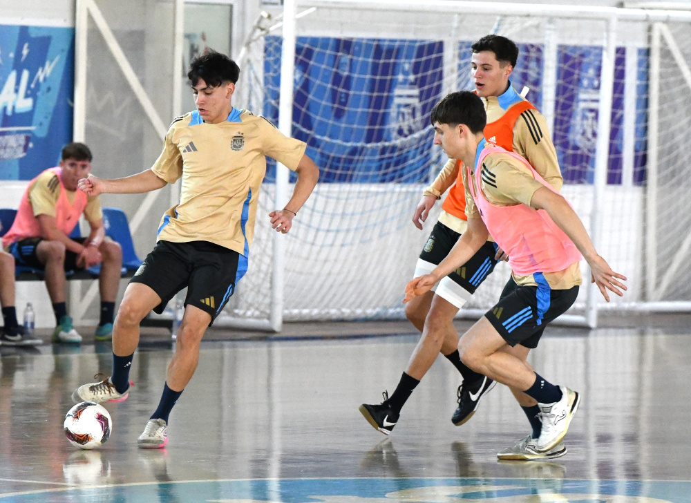 Futsal: ensayo formal entre la Sub 20 y la Sub 17