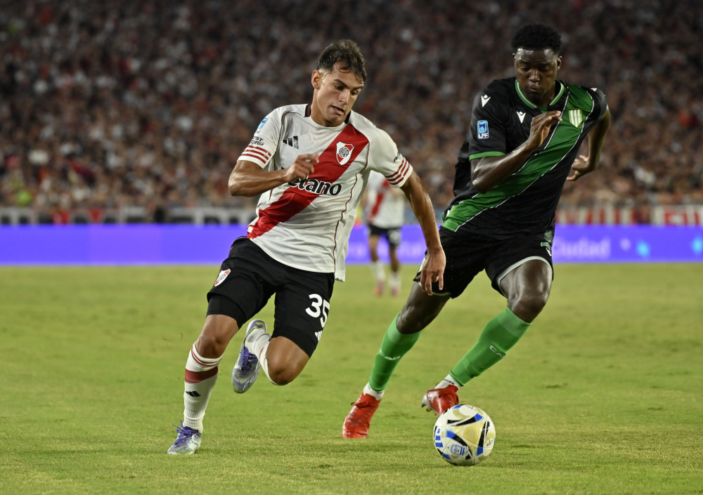 River se enfrenta ante Banfield