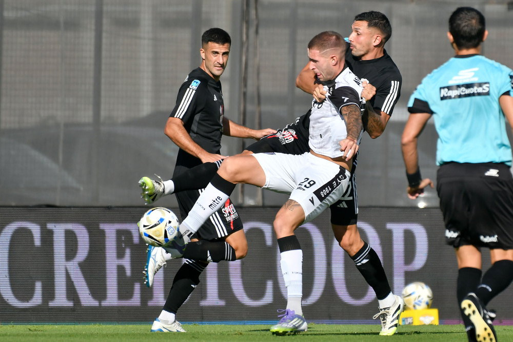 Deportivo Riestra enfrenta a Gimnasia de Mendoza