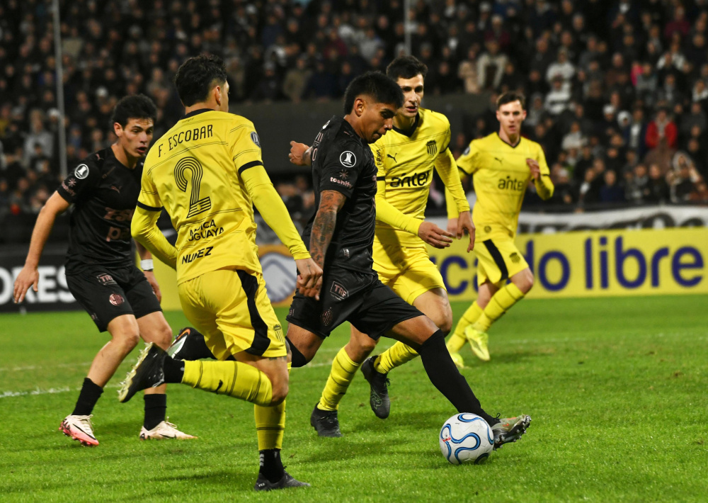 Platense empató 1 - 1 ante Peñarol