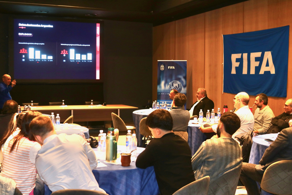 Se desarrolla la jornada FIFA del programa “Análisis del entorno del fútbol amateur”