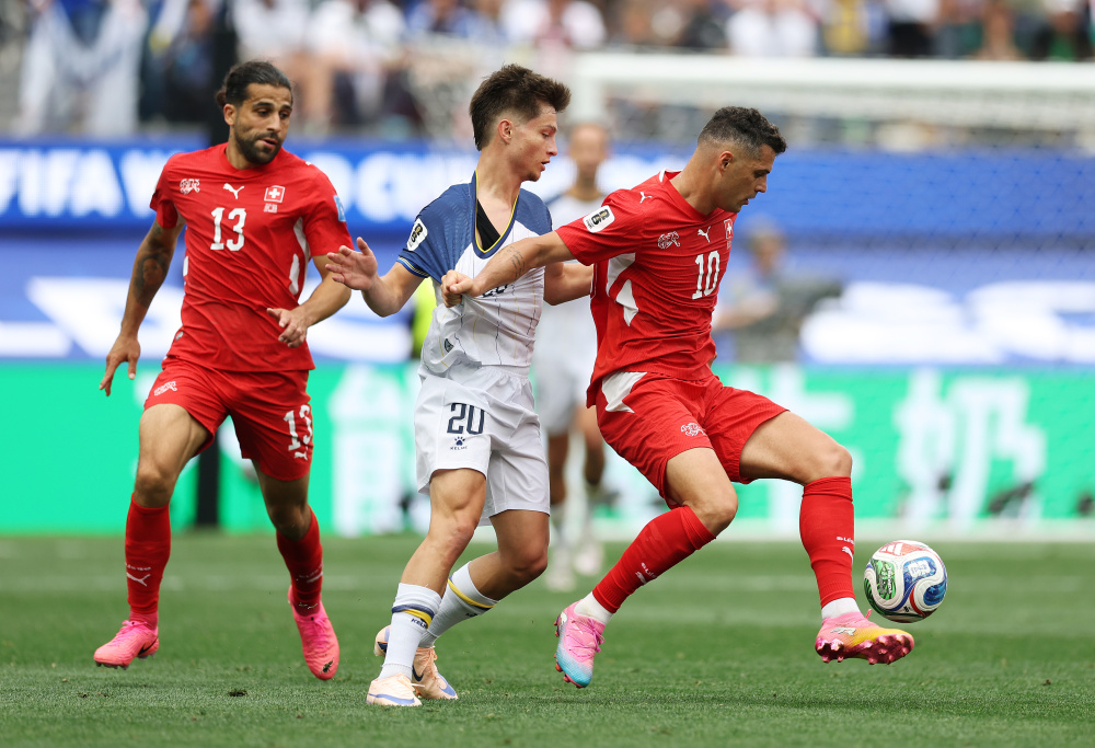 Suiza goleó a Bosnia y quedó a un paso de los 16avos de final
