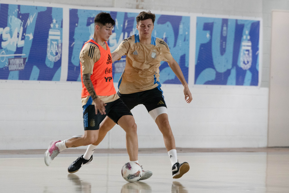 Las Selecciones mayor y sub20 de Futsal entrenaron en el Coliseo de Ezeiza y completaron la semana de trabajo