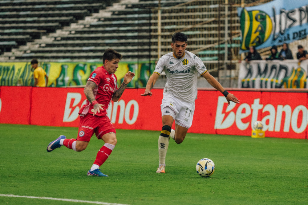 Argentinos Juniors venció 2 - 0 a Aldosivi