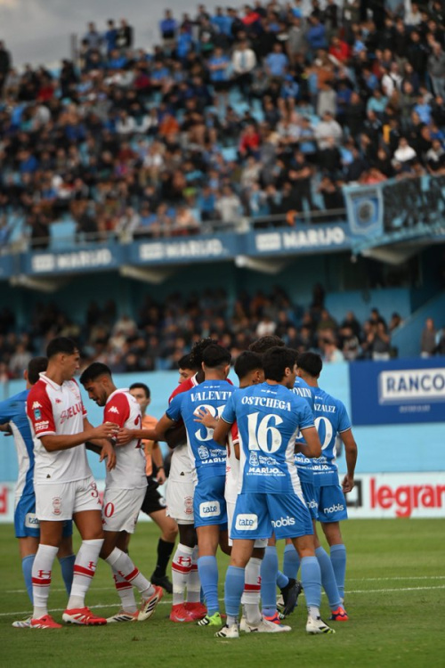Estudiantes RC venció 2 - 0 a Huracán