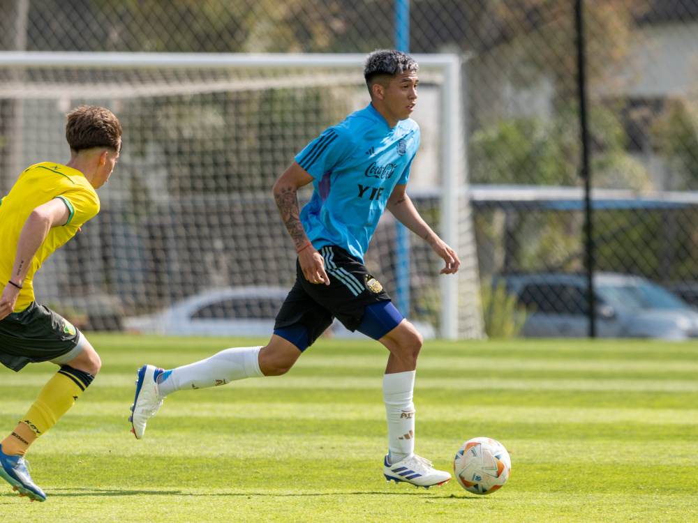 Esta mañana, la Selección Sub 15 realizó un ensayo futbolístico ante Defensa y Justicia