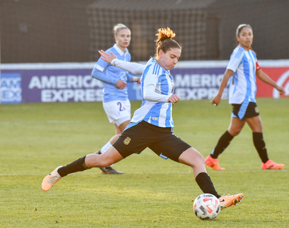 La Selección Femenina Argentina cayó 2-0 ante Uruguay en un amistoso