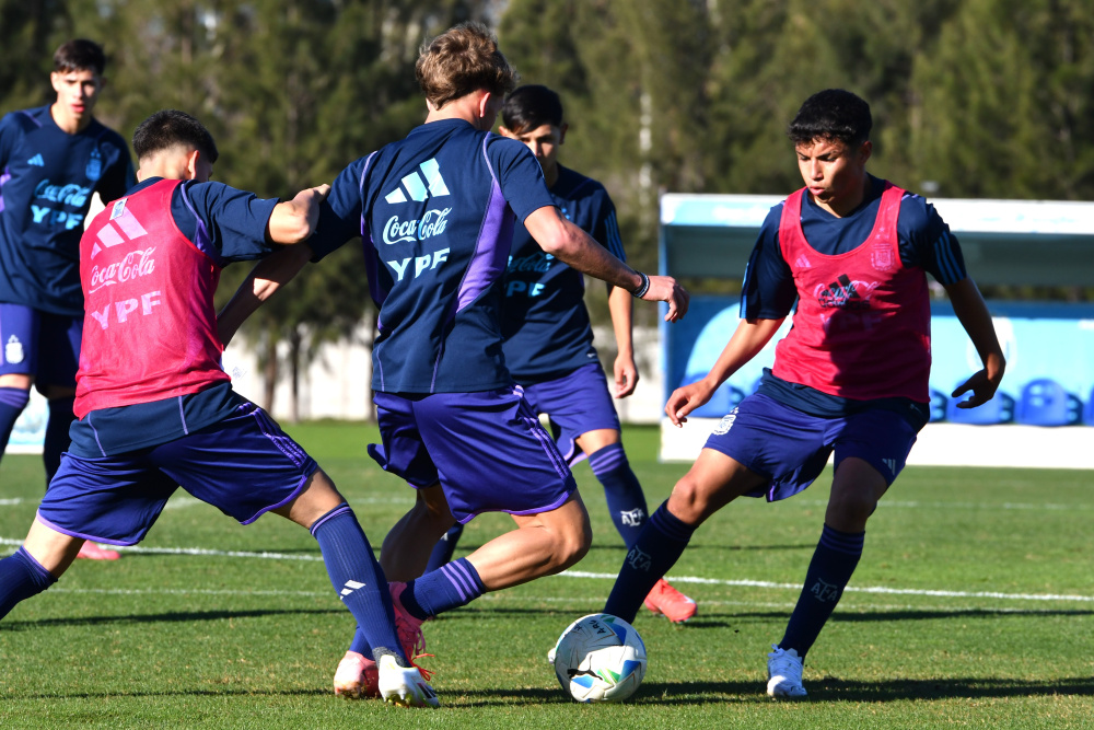 La Selección Sub 15 entrenó en el Predio Lionel Messi