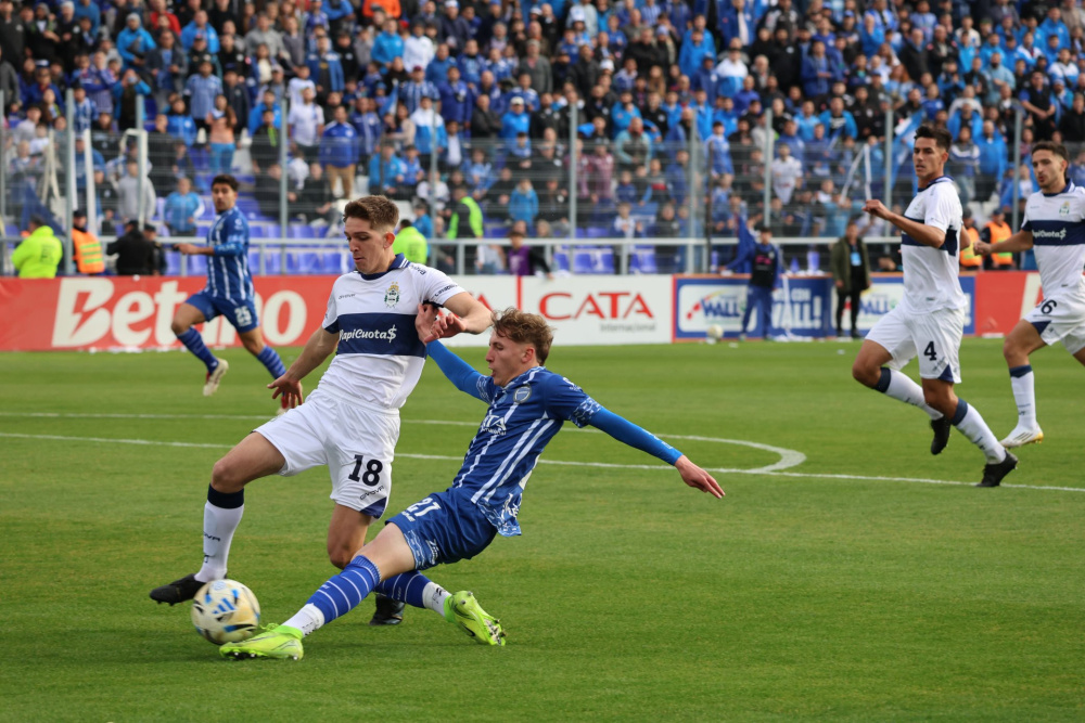 Gimnasia venció 2-1 a Godoy Cruz