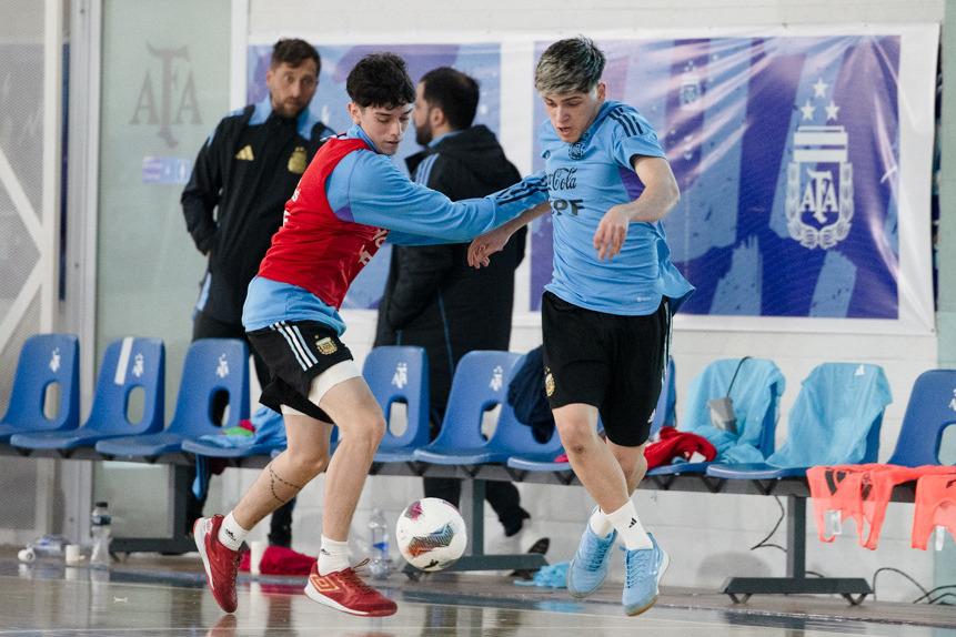Las Selecciones Mayor y Sub20 entrenaron en el Coliseo y comenzaron su preparación para la Liga Evolución