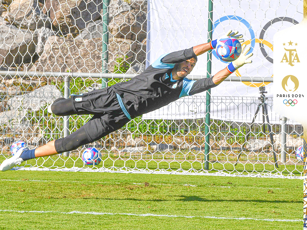 Último entrenamiento de cara al partido con Irak