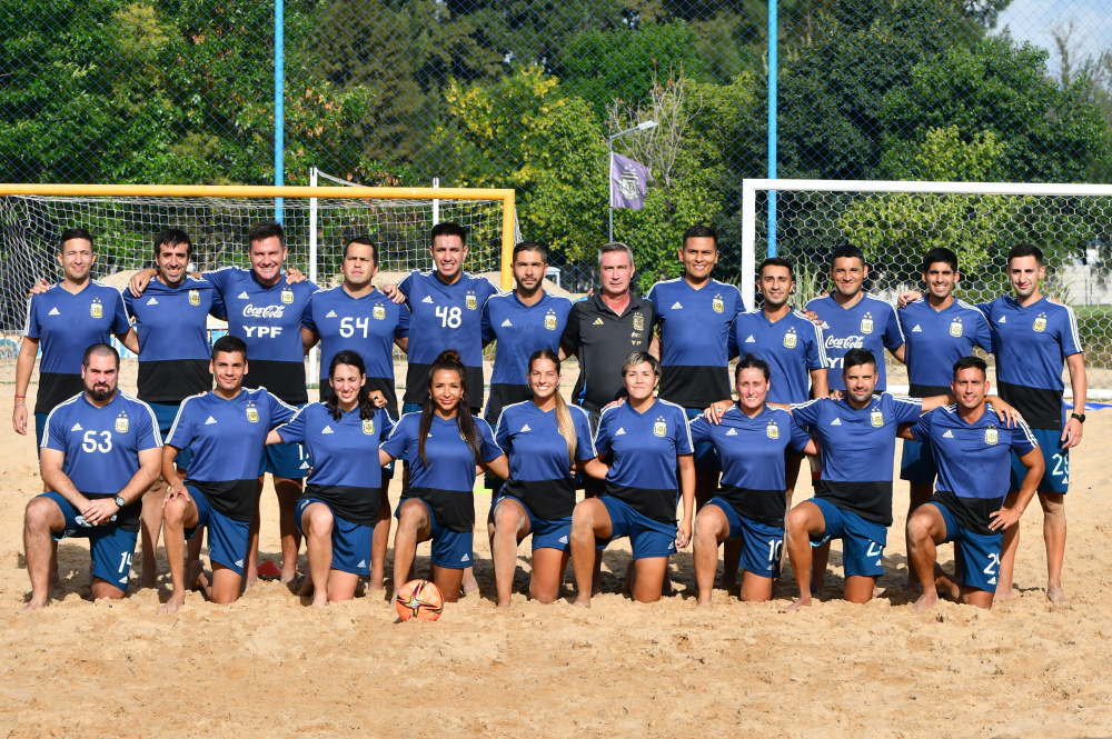 Los árbitros de fútbol playa realizaron una pretemporada de cara al inicio de los torneos 2025