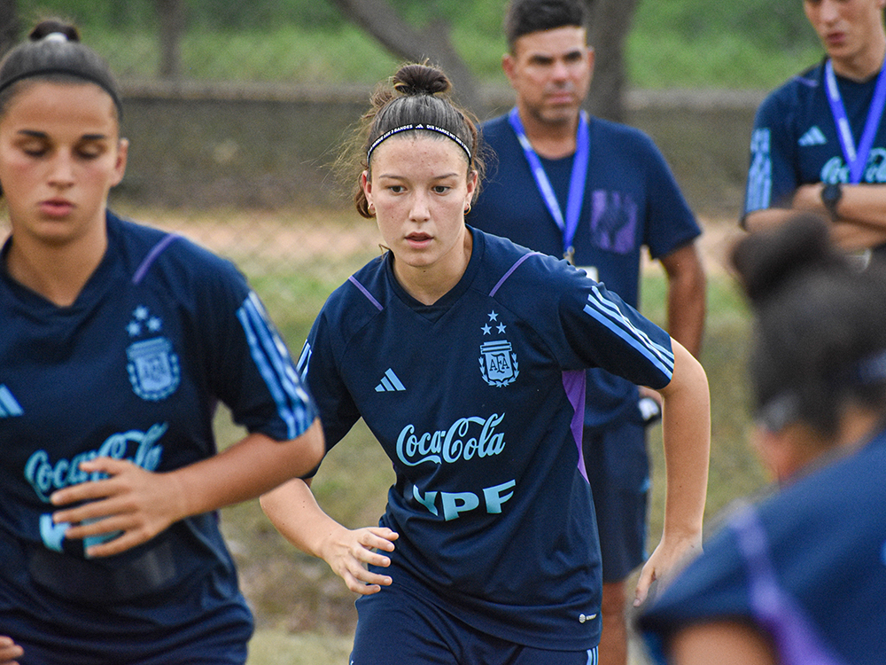 La preselección femenina local entrena en Ezeiza