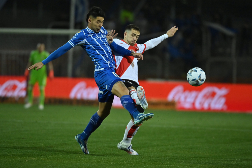 En Mendoza, Godoy Cruz venció 2-1 a River