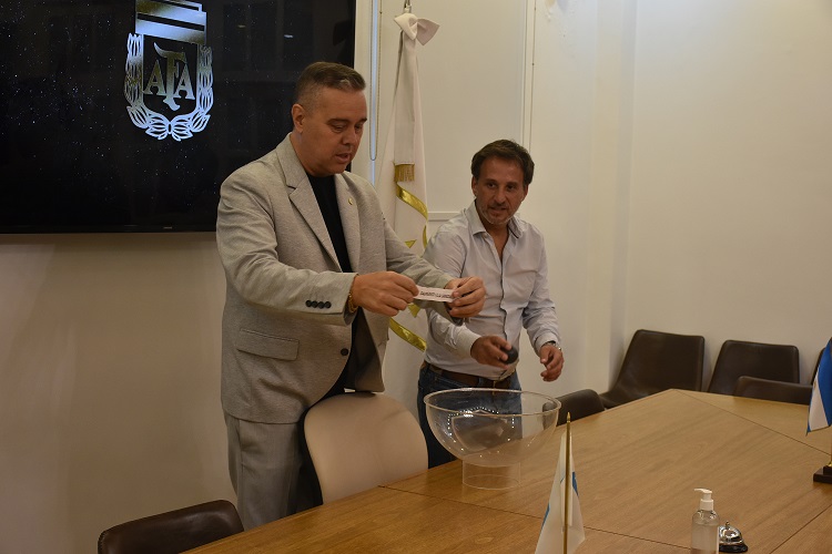 Reunión técnica para el partido por el tercer ascenso a Primera Nacional entre Sarmiento de La Banda y Los Andes