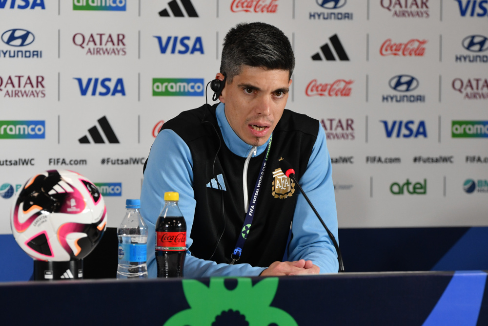 Matías Lucuix y Nicolás Sarmiento, en conferencia de prensa previa a la definición de la Copa del Mundo