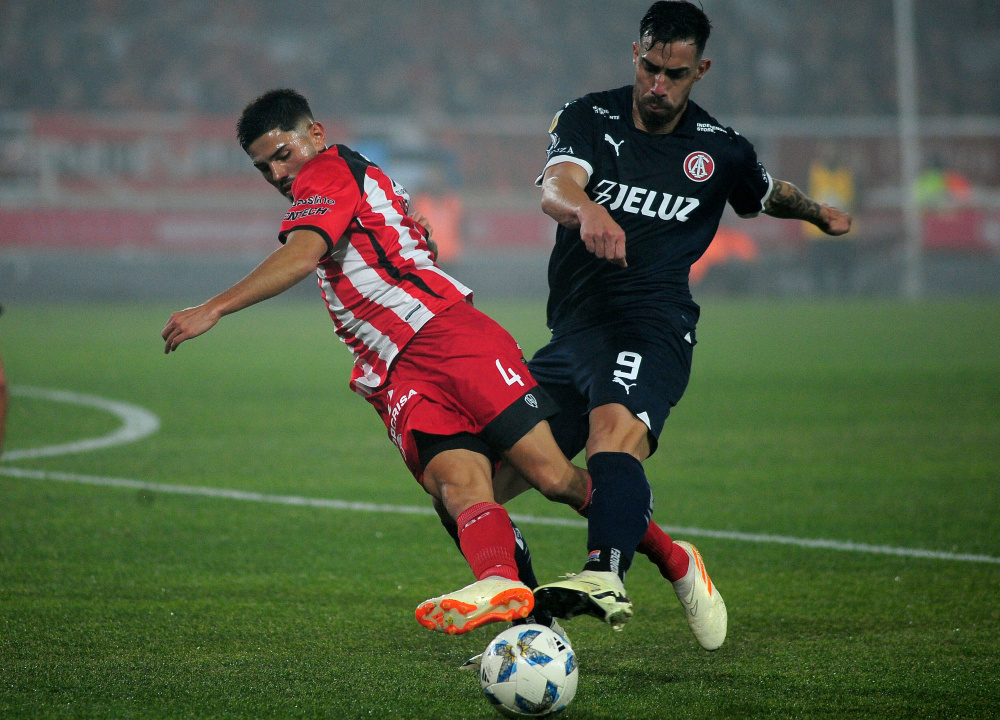 Independiente y Barracas empataron sin goles