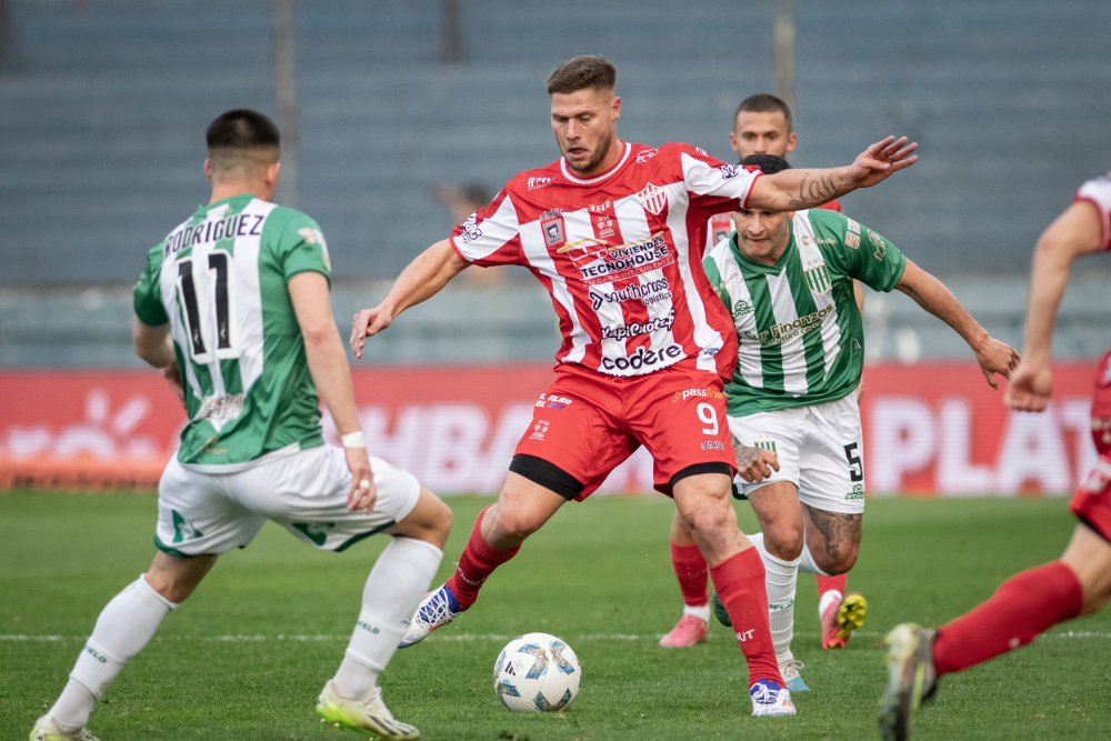 Copa Argentina: Talleres (RE) eliminó a Banfield en la definición por penales