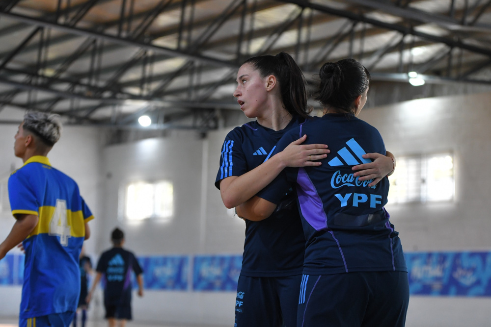 La Selección Sub20 Femenina de Futsal completó la semana de trabajo con una práctica con el Club Boca Juniors