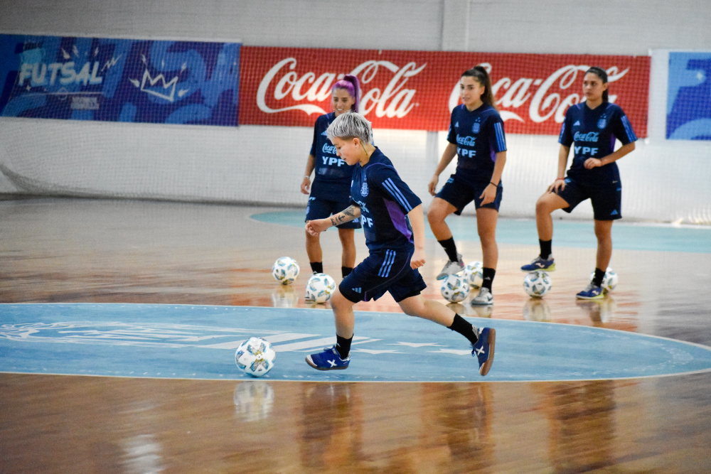 Futsal Femenino: el preseleccionado Mayor y jugadoras del Sub 20 se entrenaron en Ezeiza