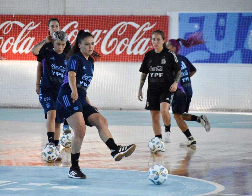Futsal Femenino: el preseleccionado Mayor y jugadoras del Sub 20 se entrenaron en Ezeiza